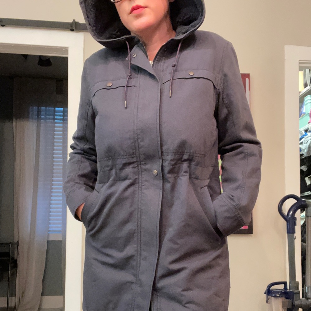 Patagonia womens blue prairie dawn parka - size large - like new worn twice